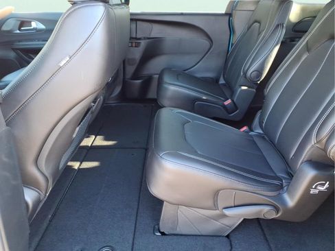 New 2026 Chrysler Pacifica Select w/ S Appearance Package AWD/4WD image 11