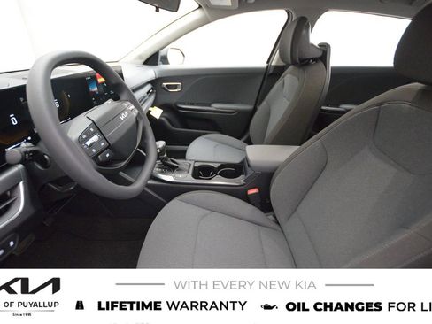 New 2025 Kia K4 LXS image 10