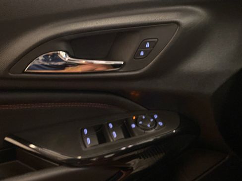 Used 2024 Chevrolet Trax RS w/ Sunroof Package FWD image 23