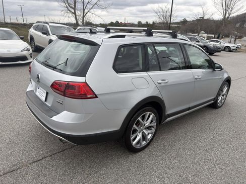 Used 2017 Volkswagen Golf Alltrack SEL image 7