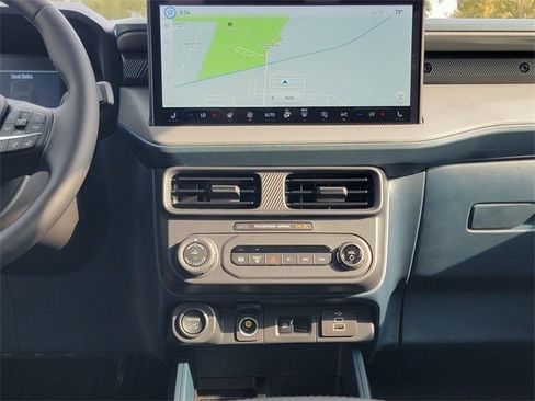 New 2025 Ford Maverick Lariat w/ Black Appearance Package image 26