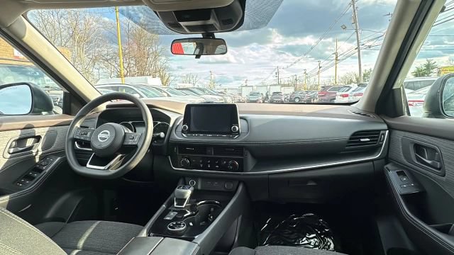 Used 2021 Nissan Rogue S AWD/4WD image 18