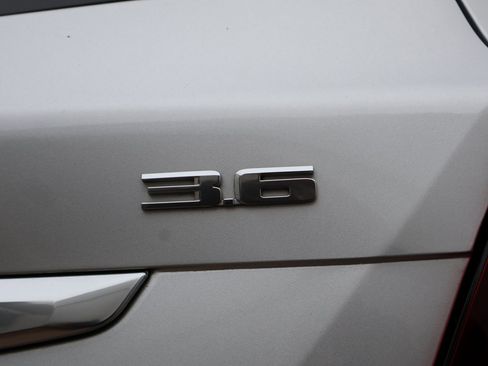 Used 2020 Cadillac XT5 Premium Luxury image 19