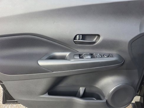 Certified 2025 Nissan Kicks Play S image 13