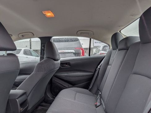 Used 2022 Toyota Corolla LE FWD image 9