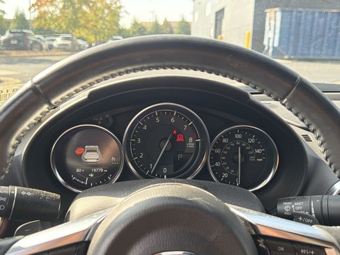 Used 2020 MAZDA MX-5 Miata RF Grand Touring RWD image 16