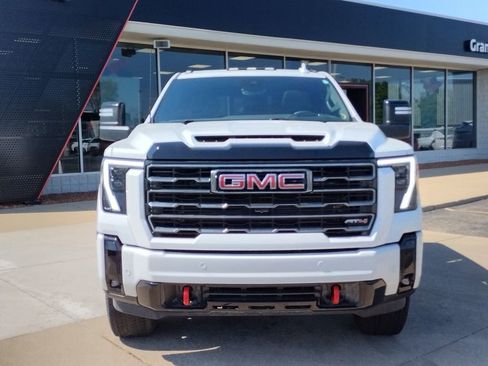 Used 2025 GMC Sierra 2500 AT4 w/ AT4 Premium Plus Package AWD/4WD image 2