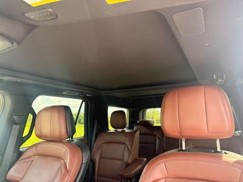 Used 2025 Lincoln Navigator Reserve AWD/4WD image 15