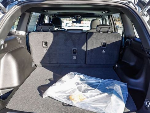 New 2025 Jeep Grand Cherokee Altitude image 27