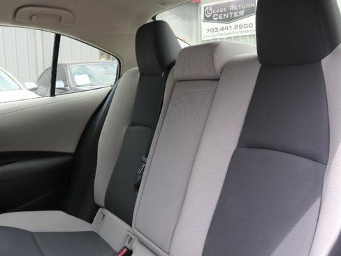Used 2025 Toyota Corolla LE FWD image 16
