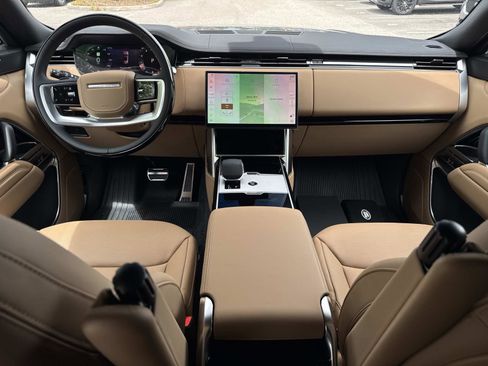 New 2026 Land Rover Range Rover Long Wheelbase SE AWD/4WD image 16