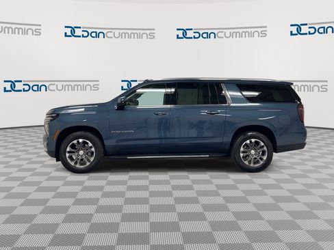 Used 2025 Chevrolet Suburban LT AWD/4WD image 5