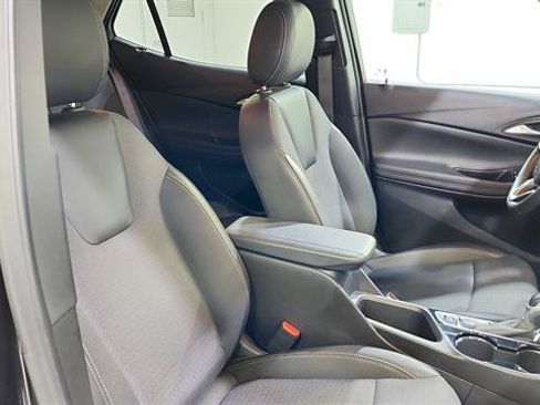 Used 2025 Buick Encore GX Preferred FWD image 24