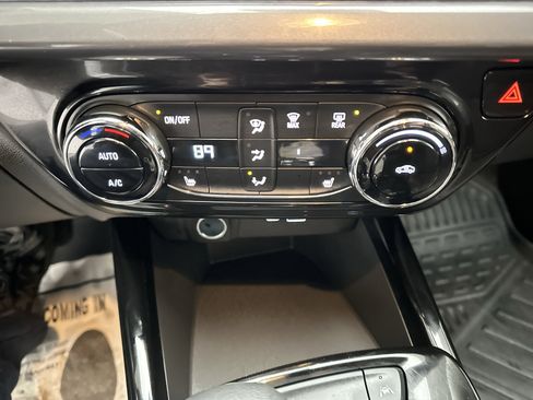 Used 2025 Chevrolet Trax ACTIV w/ Driver Confidence Package image 33