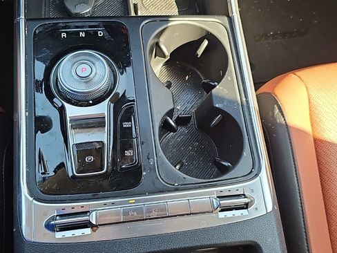 Used 2025 Kia Carnival SX Prestige FWD image 8
