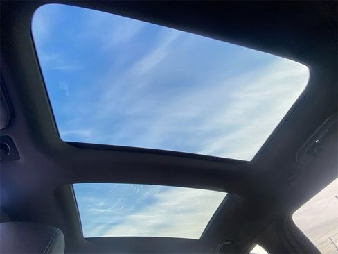 Used 2021 Mercedes-Benz GLC 300 4MATIC image 29