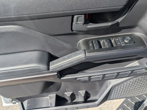 Used 2025 Toyota 4Runner SR5 image 15