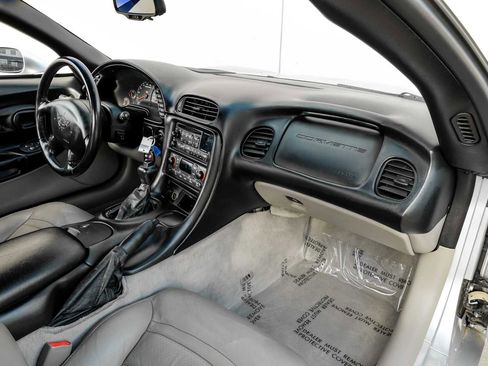Used 2000 Chevrolet Corvette w/ Memory Pkg image 13