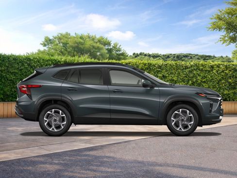 New 2026 Chevrolet Trax LT image 3