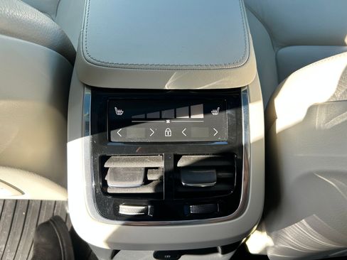 Used 2023 Volvo XC90 T8 Plus image 26