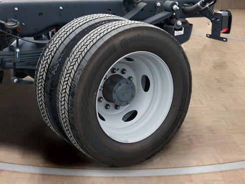 Used 2024 Ford F550 4x4 SuperCab Super Duty image 9