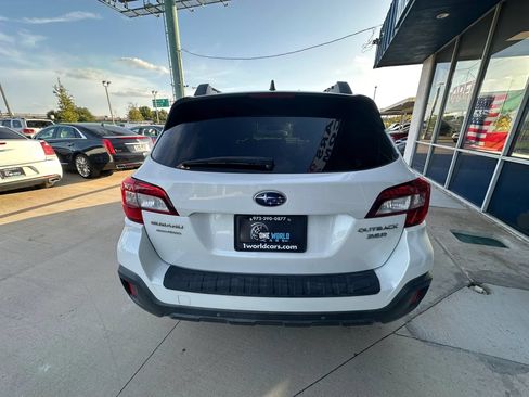 Used 2018 Subaru Outback 3.6R Limited AWD/4WD image 4