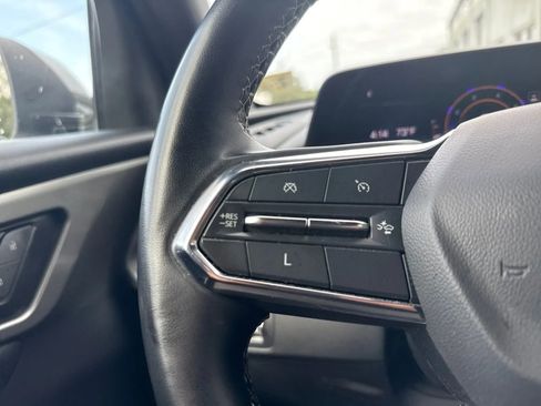 Used 2024 Chevrolet Traverse LT AWD/4WD image 19