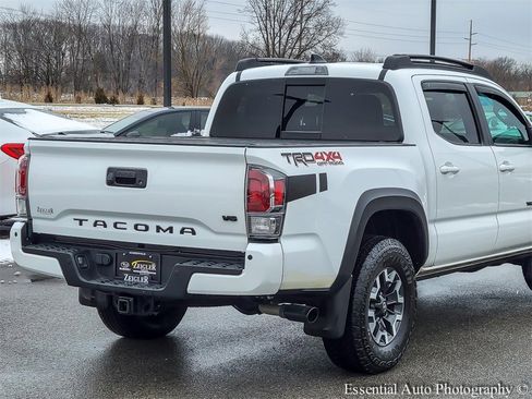 Used 2023 Toyota Tacoma TRD Off-Road w/ TRD Premium Off Road Package image 6