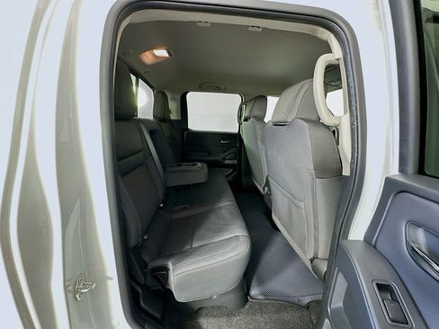 Used 2024 Nissan Frontier SV w/ SV Convenience Package image 26