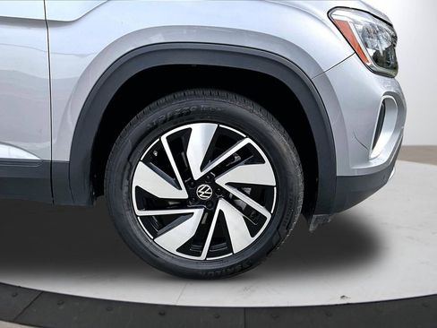 Used 2024 Volkswagen Atlas SE image 34