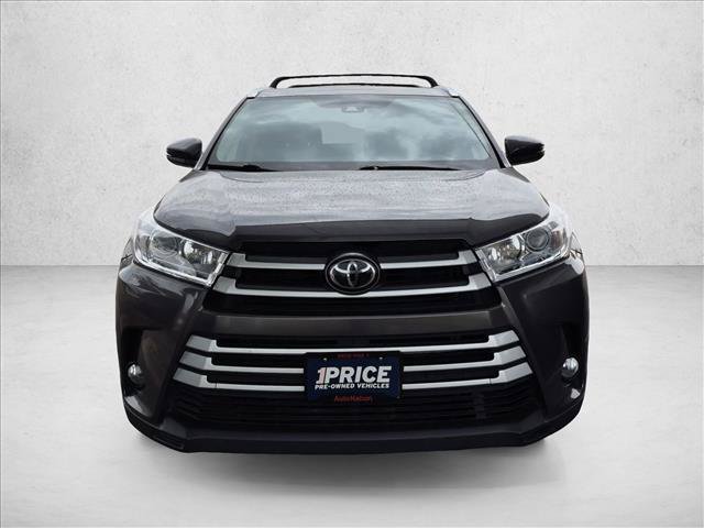 Used 2019 Toyota Highlander XLE AWD/4WD image 2
