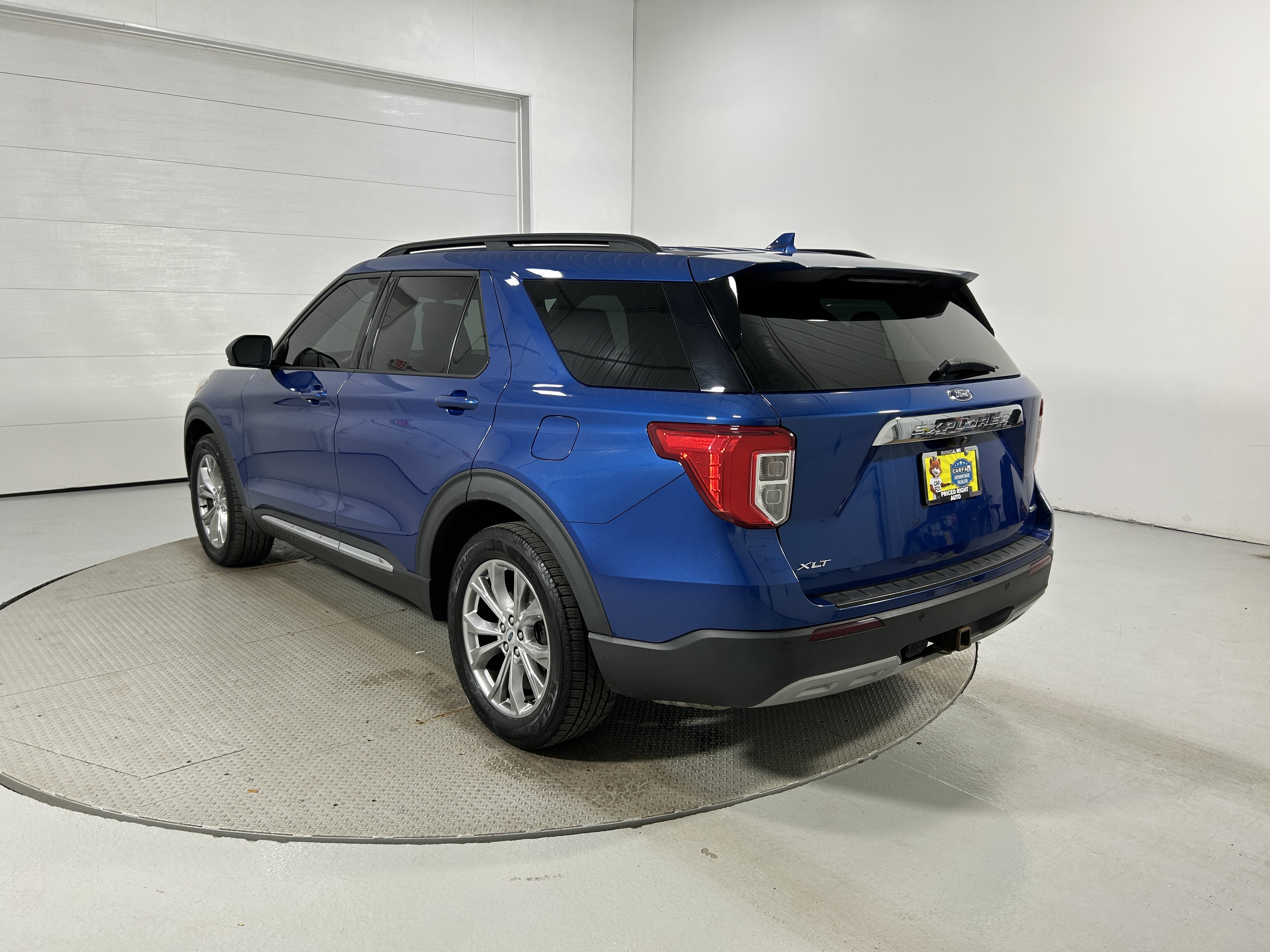 Used 2020 Ford Explorer XLT w/ Equipment Group 202A AWD/4WD image 22