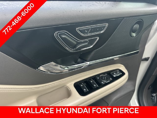 Used 2022 Lincoln Corsair Reserve w/ Equipment Group 201A FWD image 17