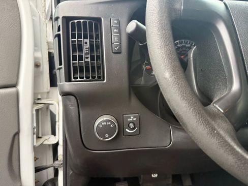 Used 2013 Chevrolet Express 1500 AWD image 15