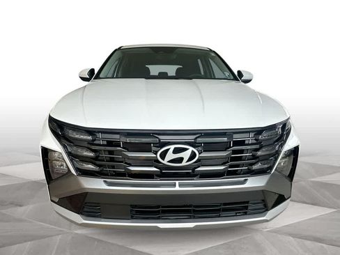 Used 2026 Hyundai Tucson SE FWD image 3