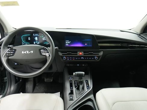 Used 2023 Kia Niro EX FWD image 27