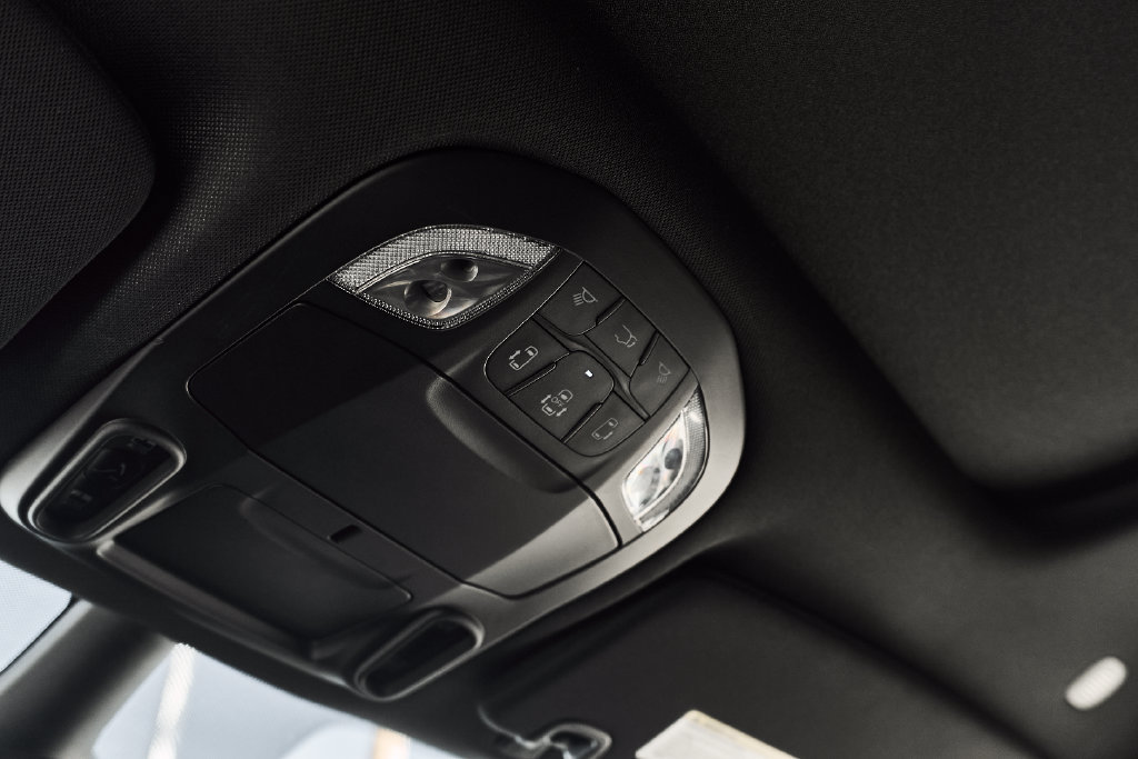 Used 2025 Chrysler Pacifica Limited FWD image 41
