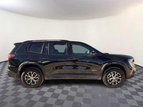 Used 2024 GMC Acadia AT4 w/ Luxury Package image 5