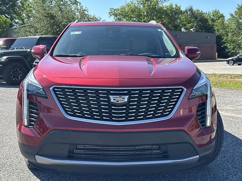 Used 2023 Cadillac XT4 Premium Luxury w/ Technology Package FWD image 2
