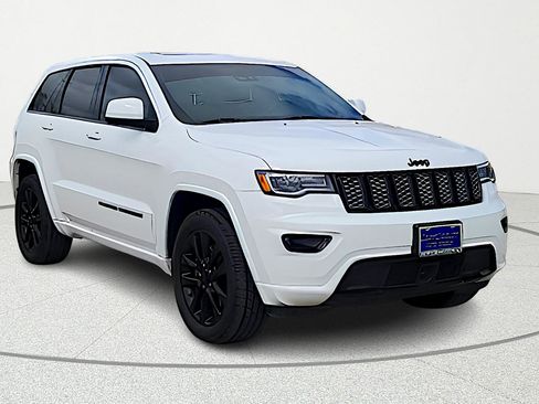 Used 2022 Jeep Grand Cherokee Laredo X image 1