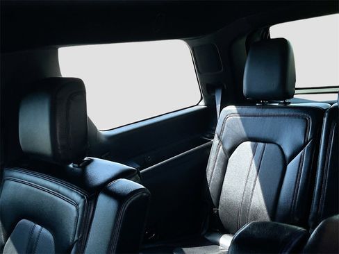 Used 2021 Ford Expedition Limited image 30