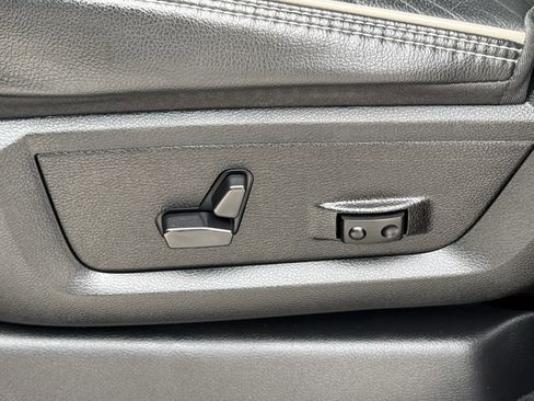 Used 2024 RAM 2500 Laramie image 30