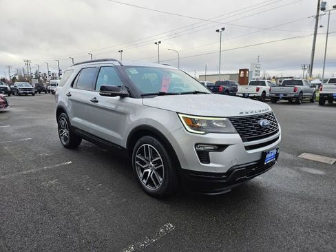 Used 2018 Ford Explorer Sport image 4