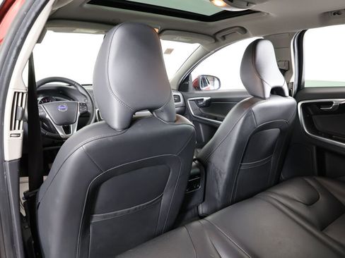 Used 2015 Volvo V60 T5 Premier image 14