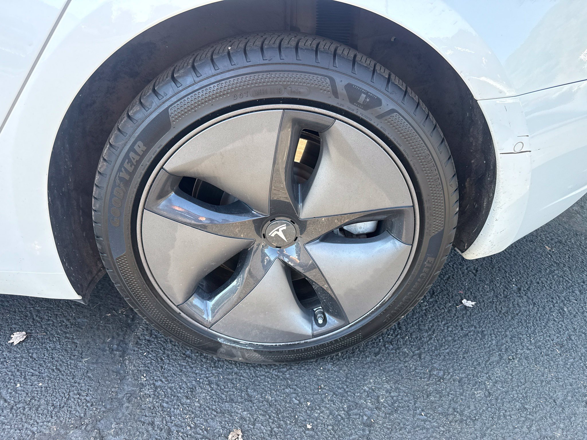 Used 2018 Tesla Model 3 Long Range RWD image 9