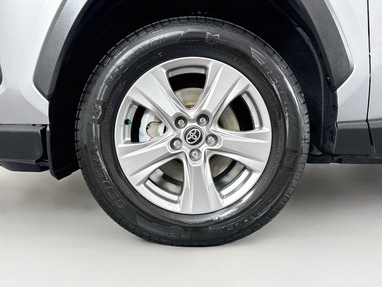 Certified 2025 Toyota RAV4 XLE AWD/4WD image 42