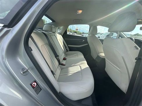 Used 2023 Hyundai Sonata SEL w/ Cargo Package image 15