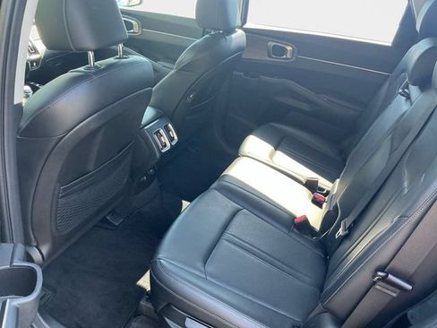 Used 2023 Kia Sorento S w/ Panoramic Sunroof Package AWD/4WD image 15