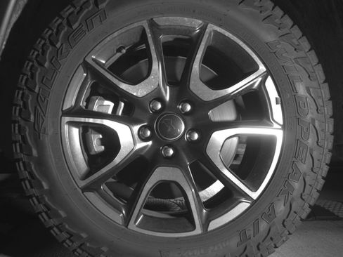 Used 2025 Jeep Compass Trailhawk AWD/4WD image 12