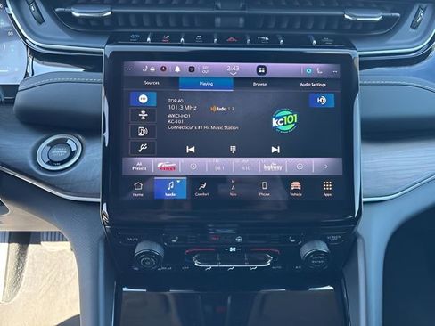 Used 2023 Jeep Grand Cherokee 4WD 4xe image 25